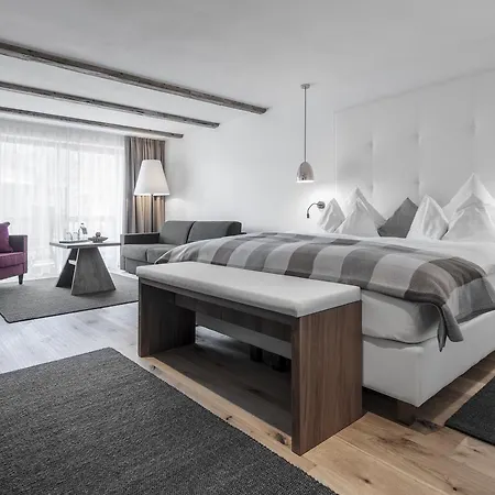 Hotel Conturines Hotel 3*